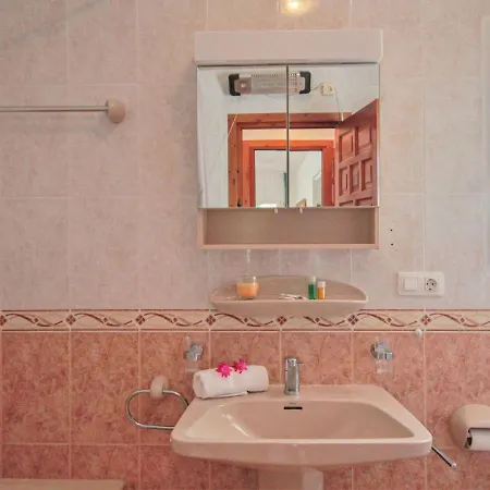 Holiday home Casa Leon By Interhome